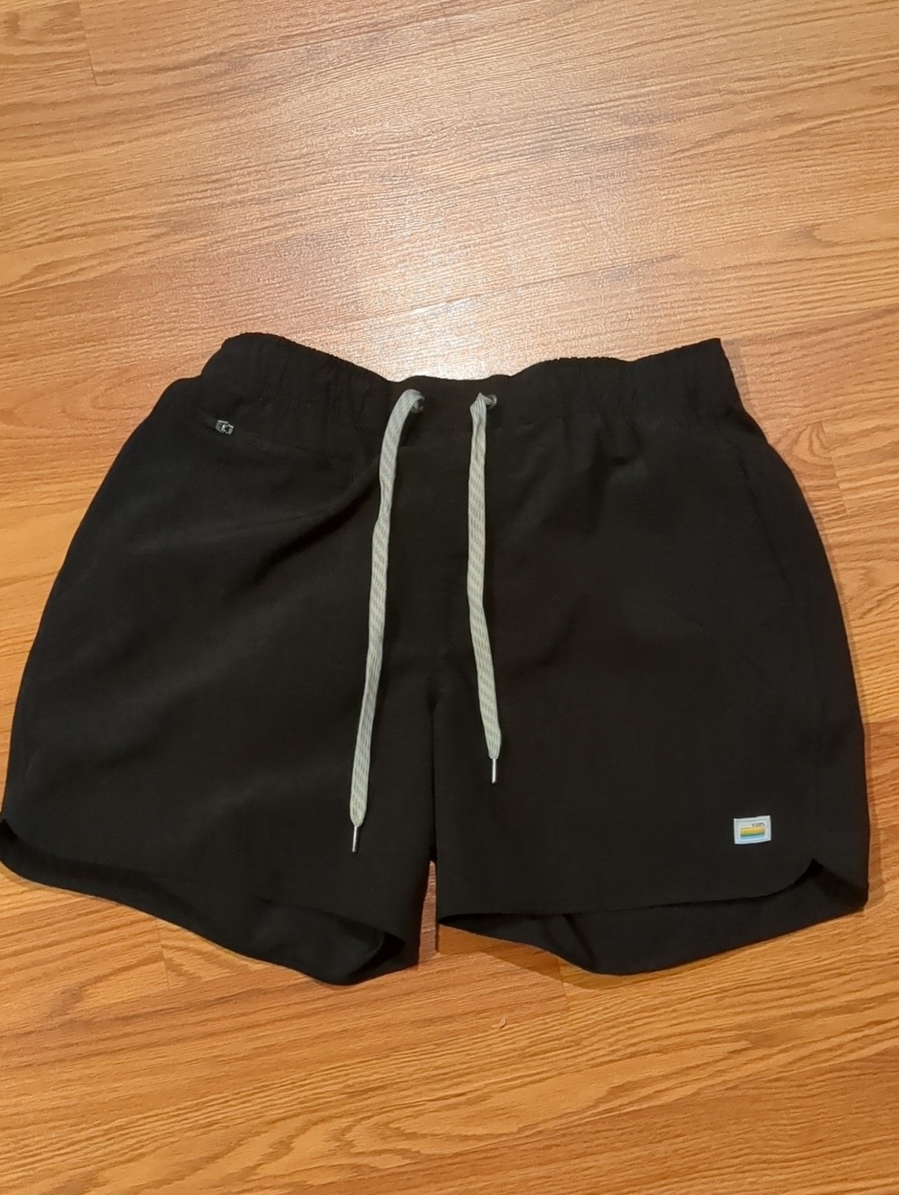 Vuori Men's Banks Short - Size Medium - Black Unlined Crossover Boardshorts